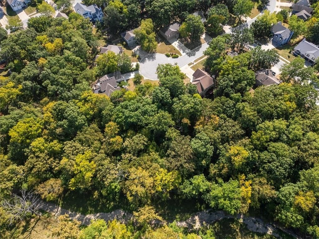 Photo 5 of 12 - 240 Whitlock Drive