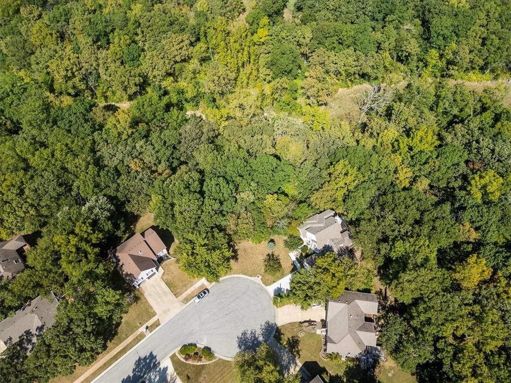 Photo 9 of 12 - 240 Whitlock Drive