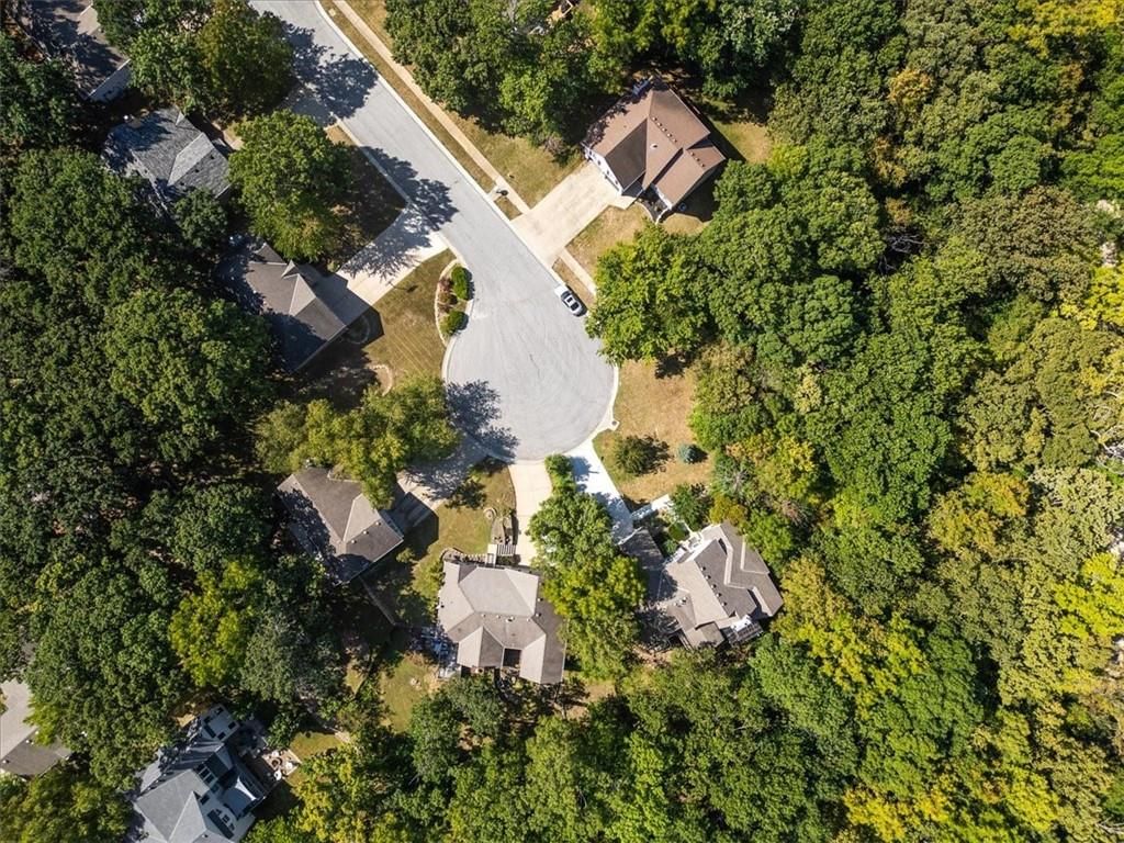 Photo 10 of 12 - 240 Whitlock Drive