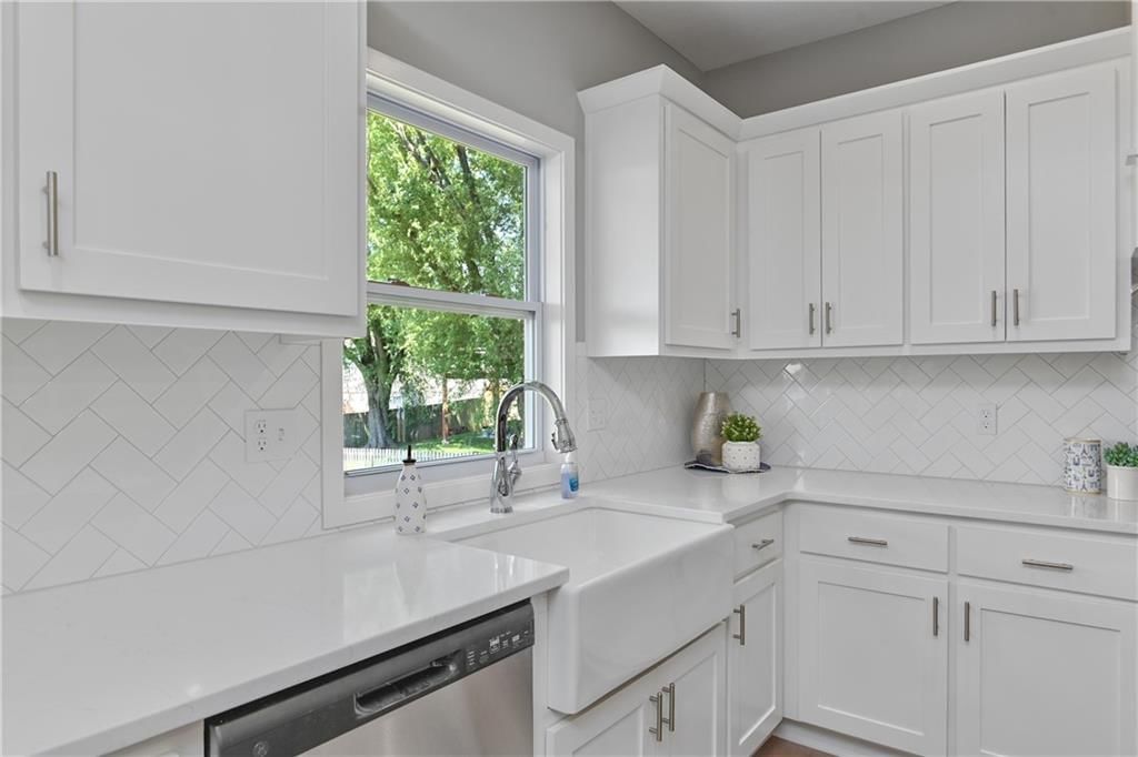 11385 S Emerald Street — photo 16