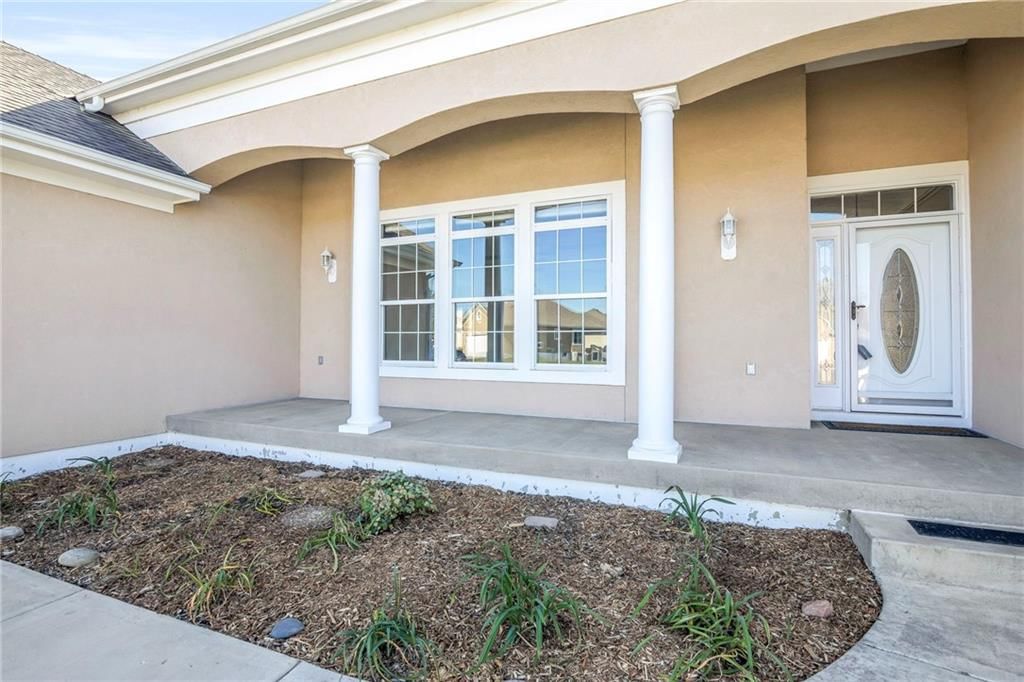 22621 Cole Court — photo 5