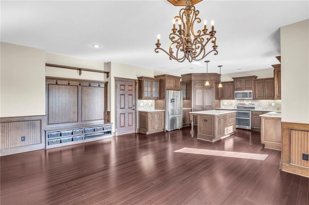 22621 Cole Court — photo 14
