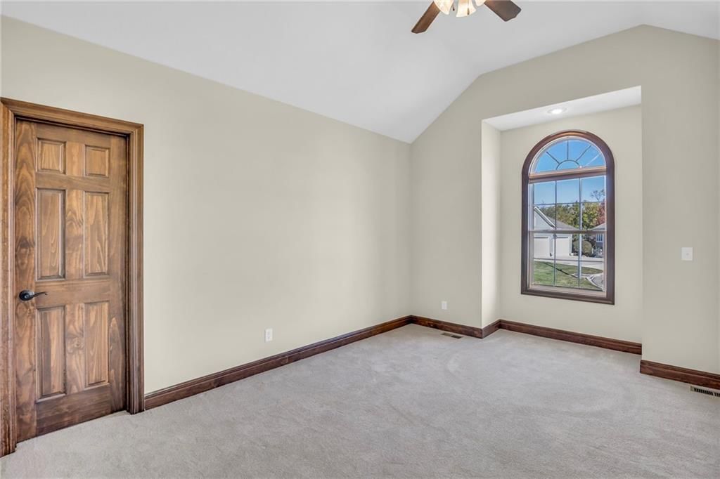 22621 Cole Court — photo 33