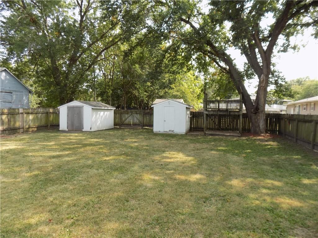 328 W 15th Street — photo 18