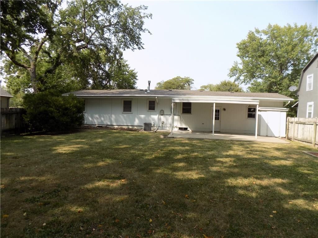 328 W 15th Street — photo 19