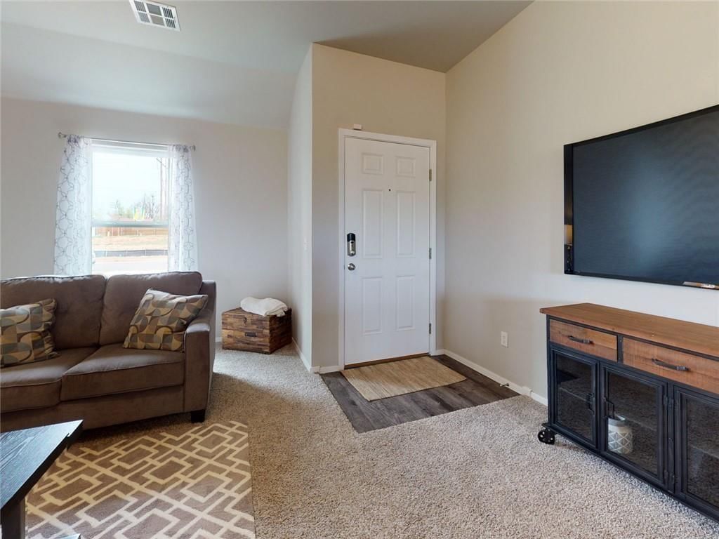 Photo 5 of 18 - 20269 W 194th Street