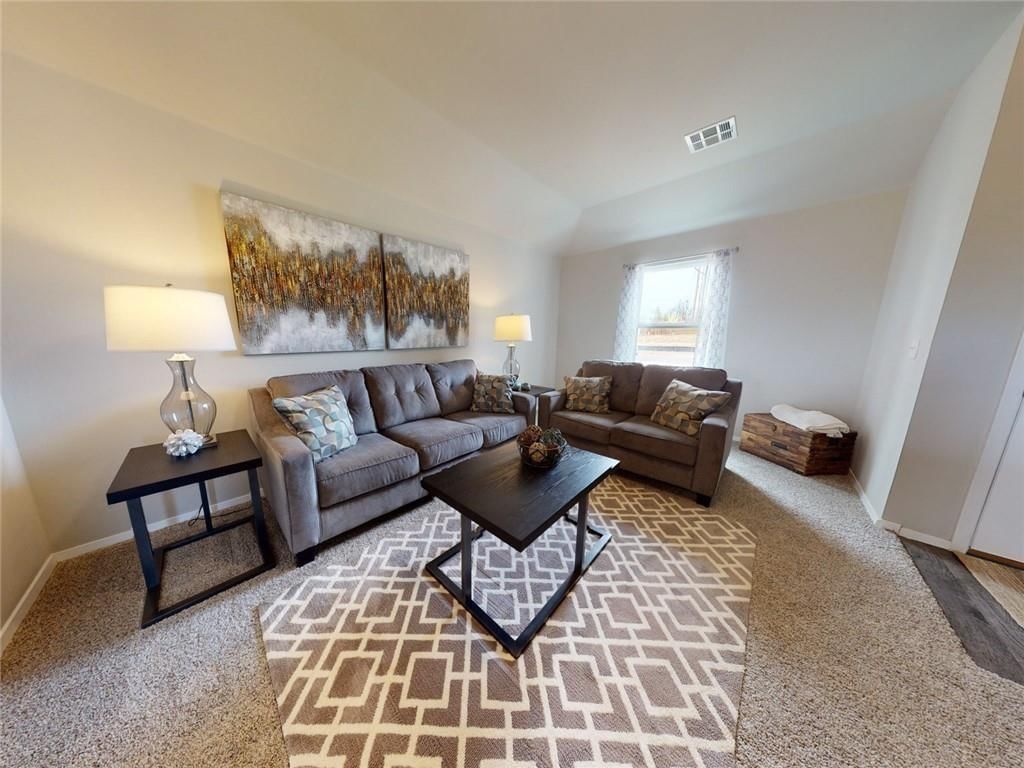 Photo 6 of 18 - 20269 W 194th Street