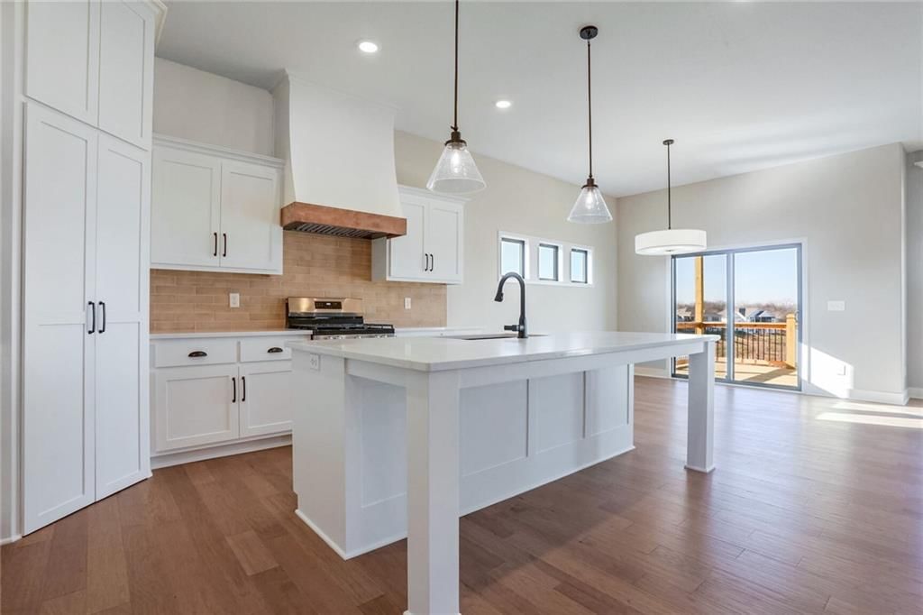 7090 NW Forest Lakes Drive — photo 8