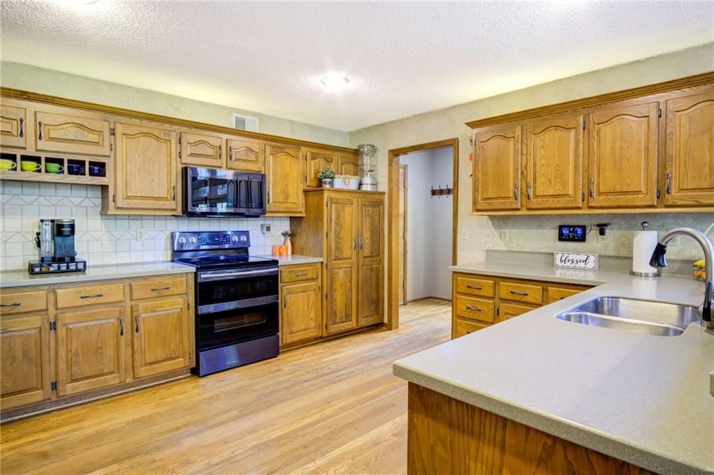 14304 W 57 Street — photo 7