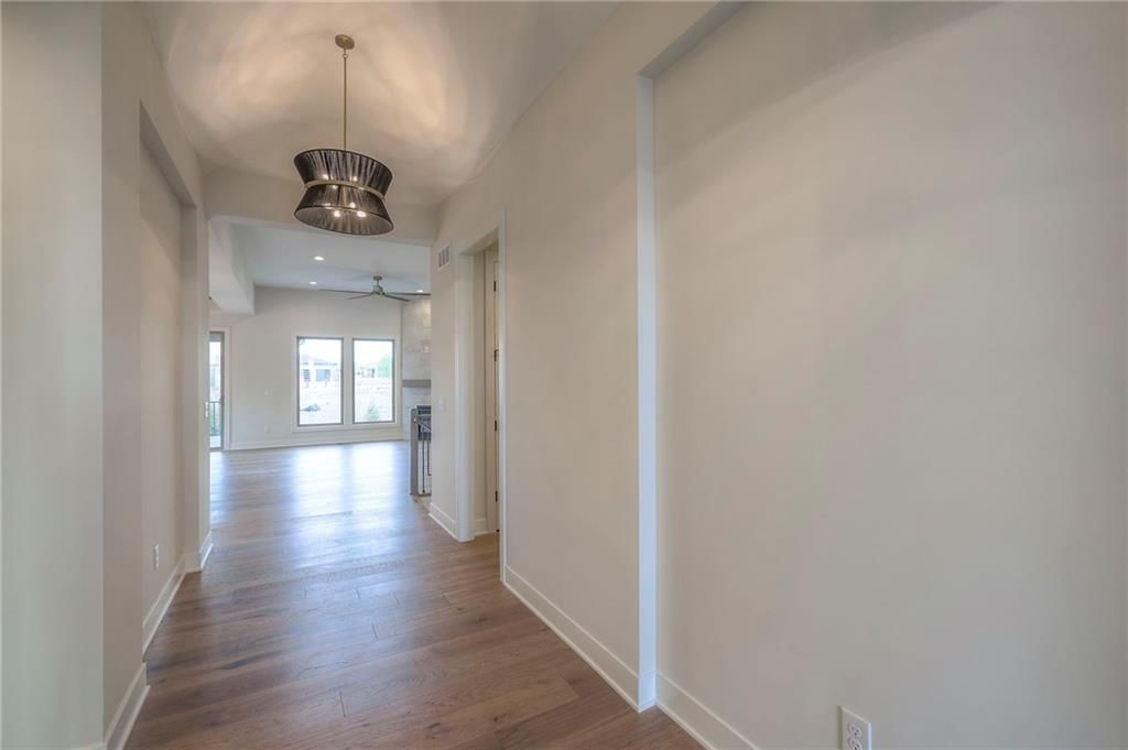 906 Savannah Lane — photo 8