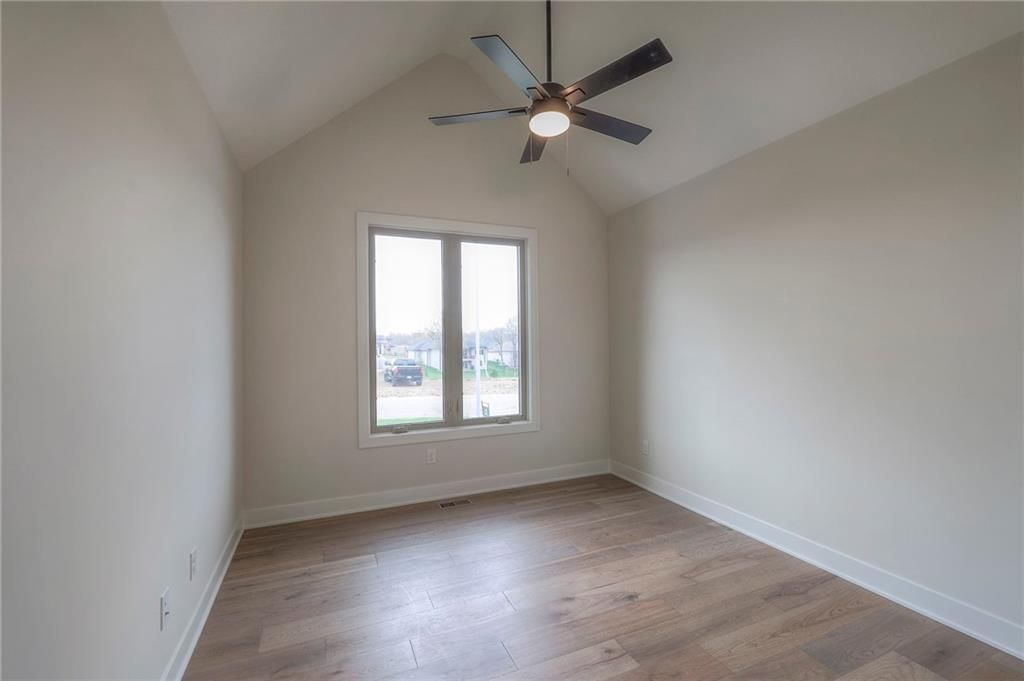 906 Savannah Lane — photo 10