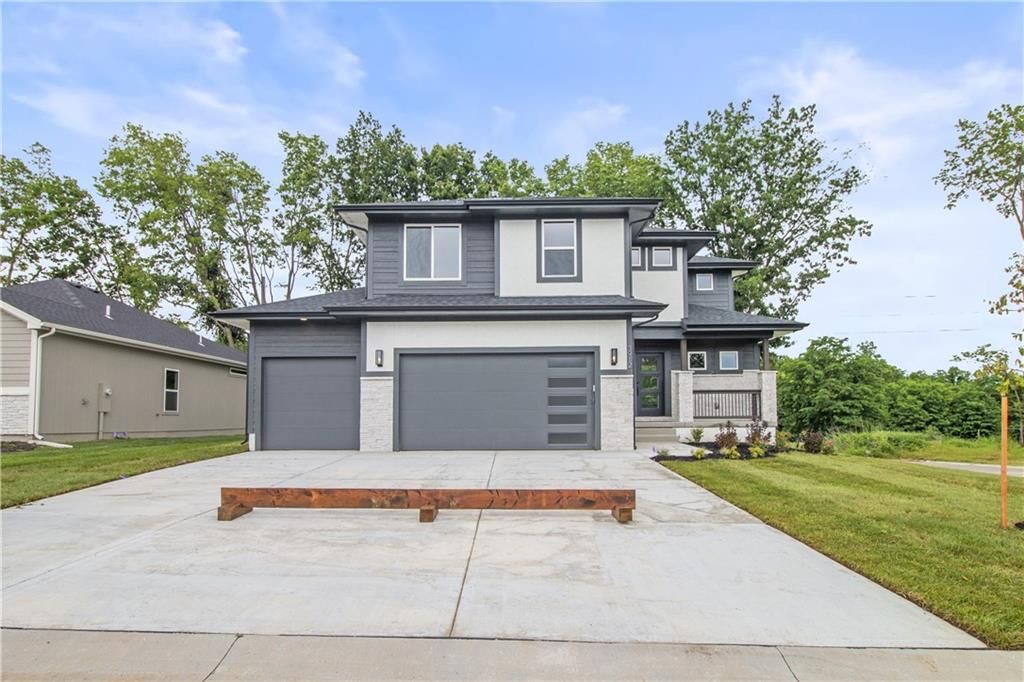 3912 SE Adams Drive, Blue Springs, MO