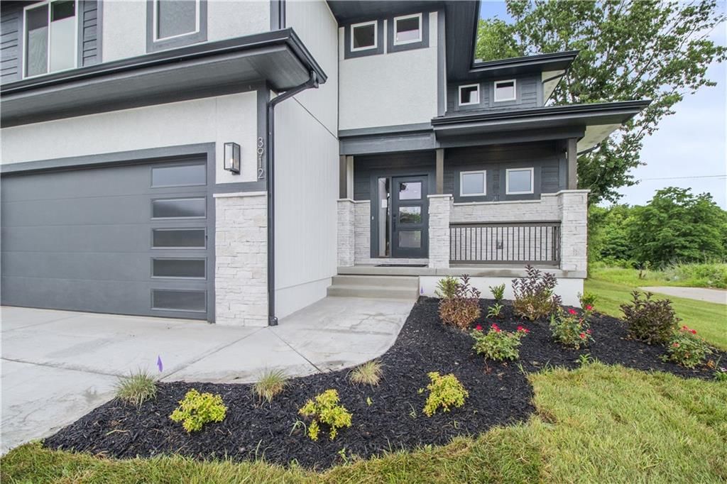 3912 SE Adams Drive — photo 3