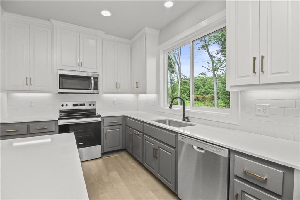 3912 SE Adams Drive — photo 8