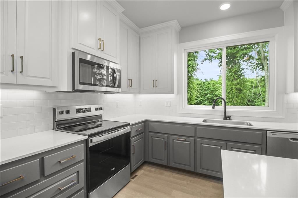 3912 SE Adams Drive — photo 9