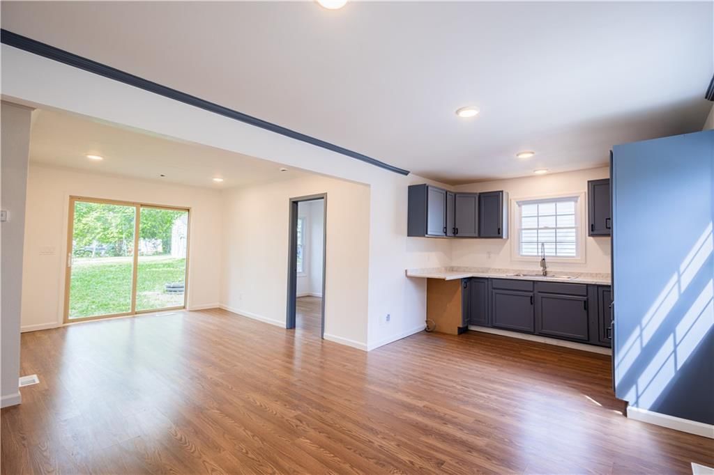106 S Maple Street — photo 8