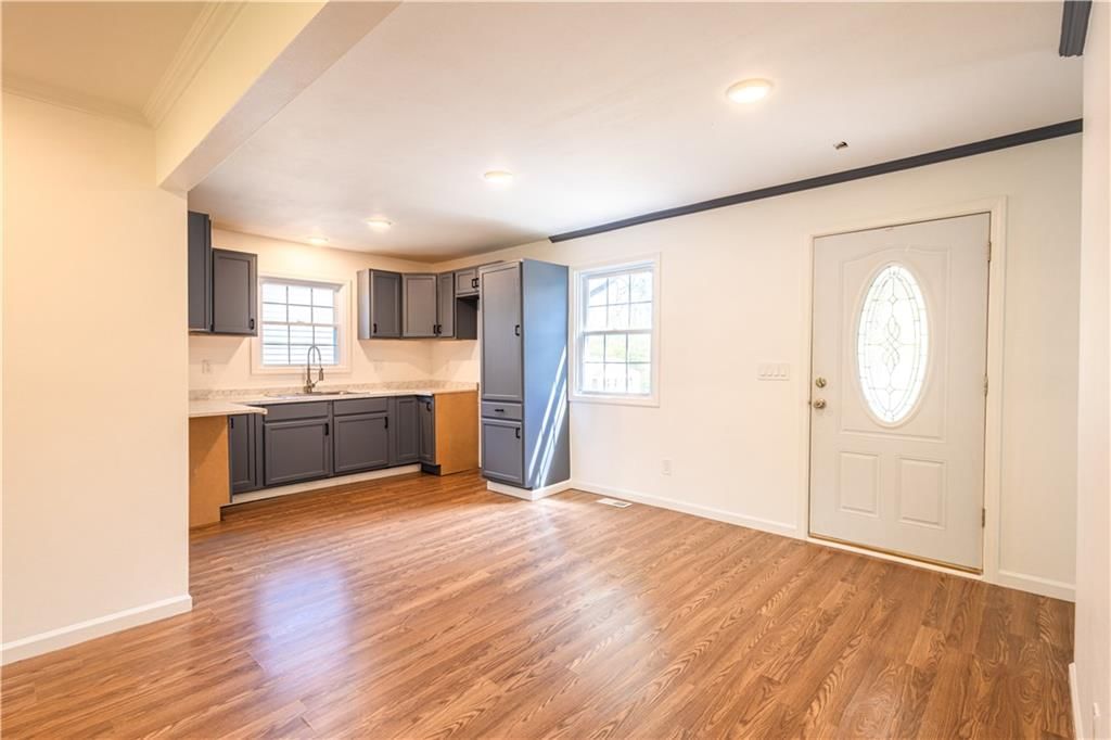 106 S Maple Street — photo 13