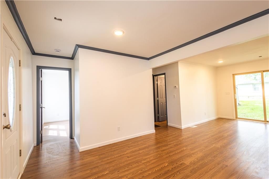 106 S Maple Street — photo 14