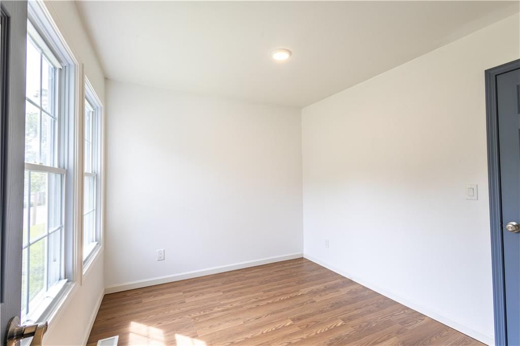 106 S Maple Street — photo 17