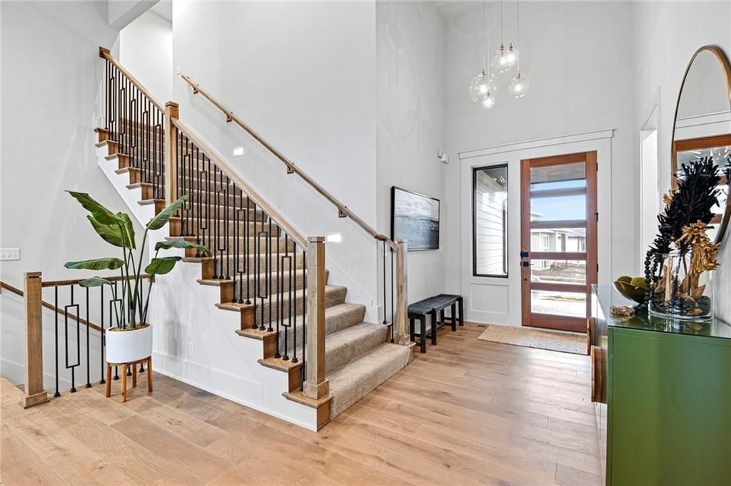 Photo 5 of 42 - 9915 Brockway Street