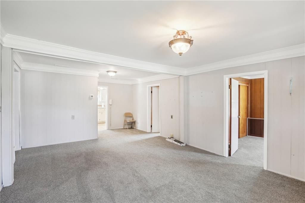 822 W 10th Street — photo 11