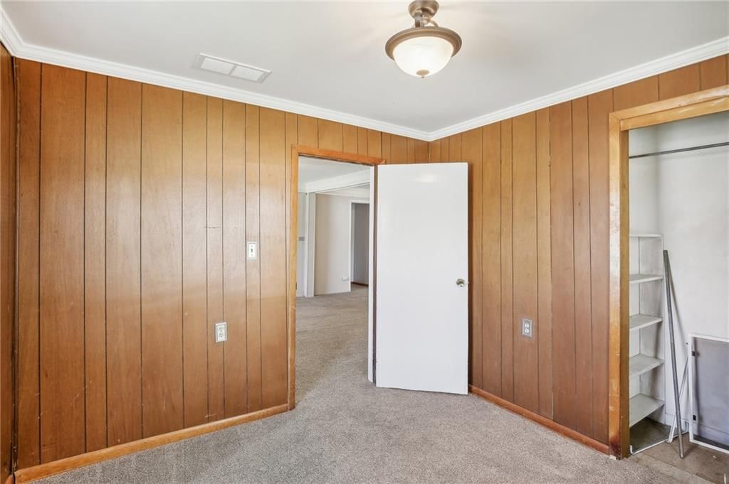 822 W 10th Street — photo 16
