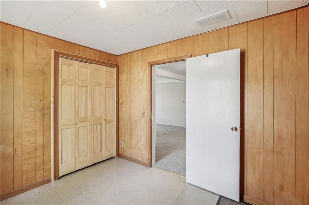 822 W 10th Street — photo 20