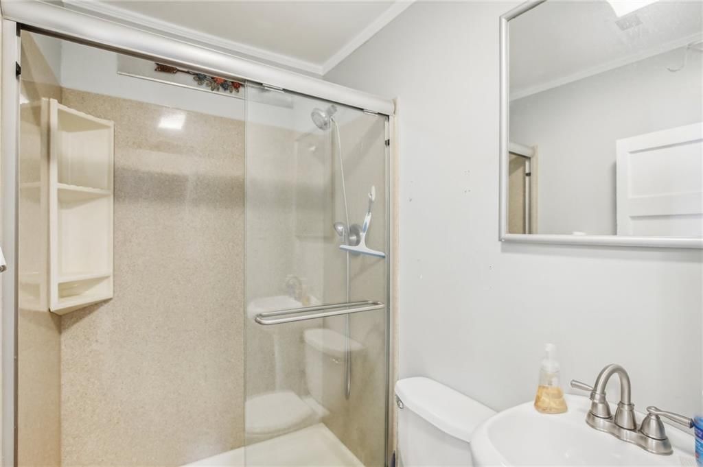 822 W 10th Street — photo 22