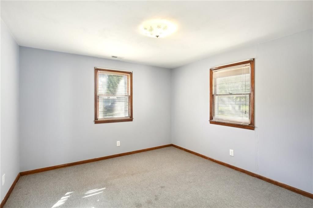822 W 10th Street — photo 23