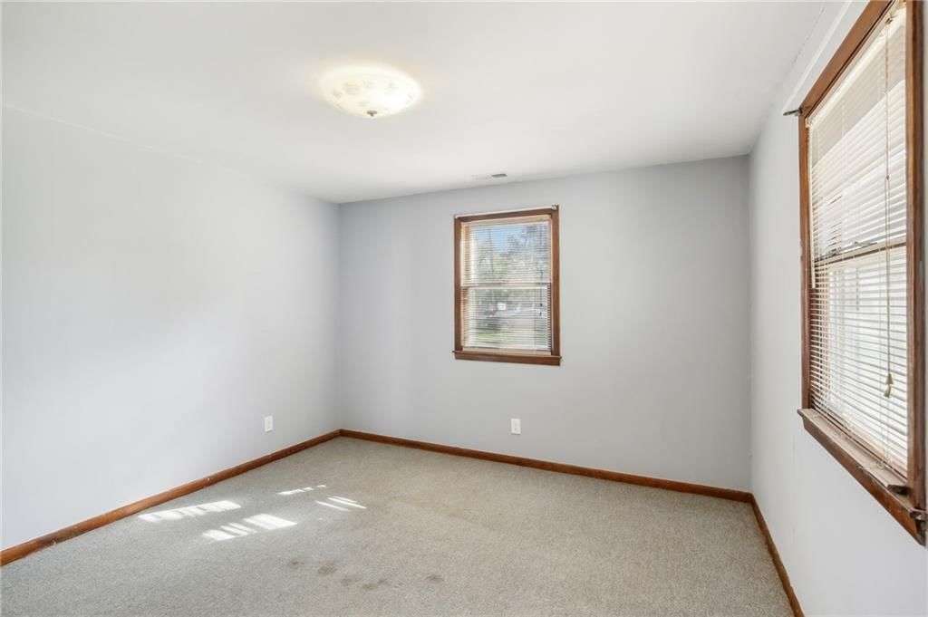 822 W 10th Street — photo 26