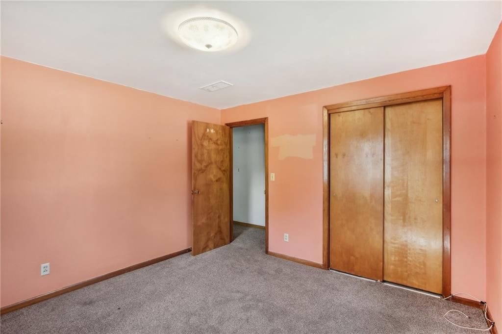 822 W 10th Street — photo 29