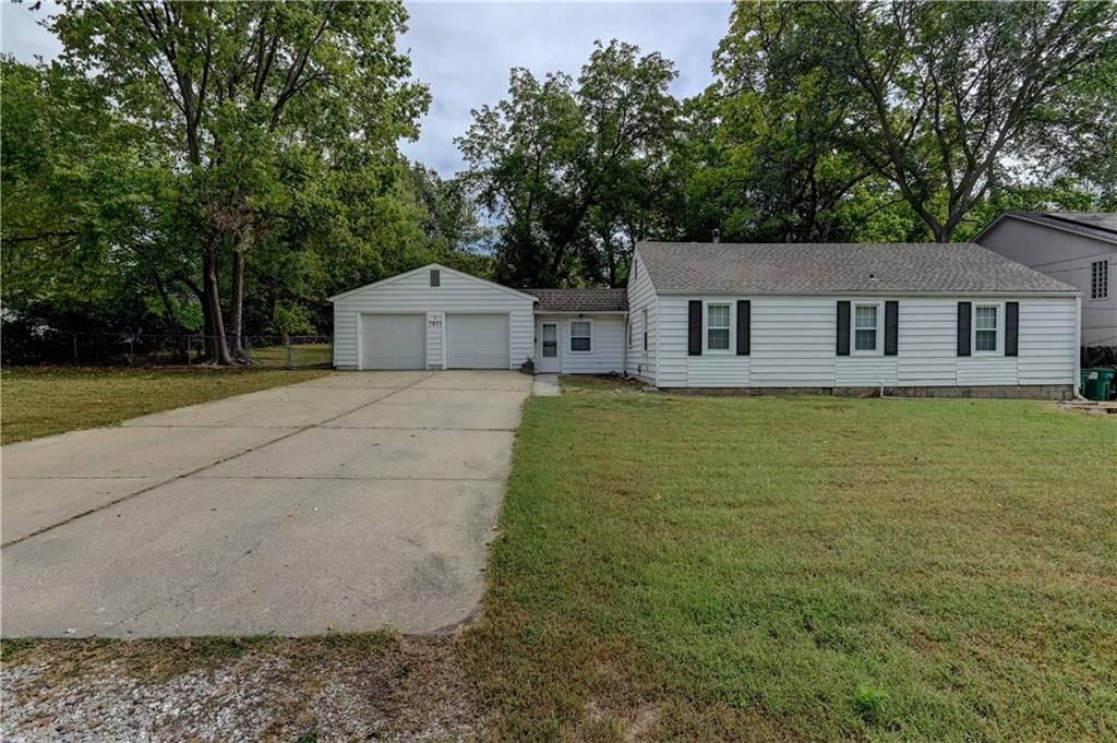 Photo 2 of 41 - 7821 Elm Avenue