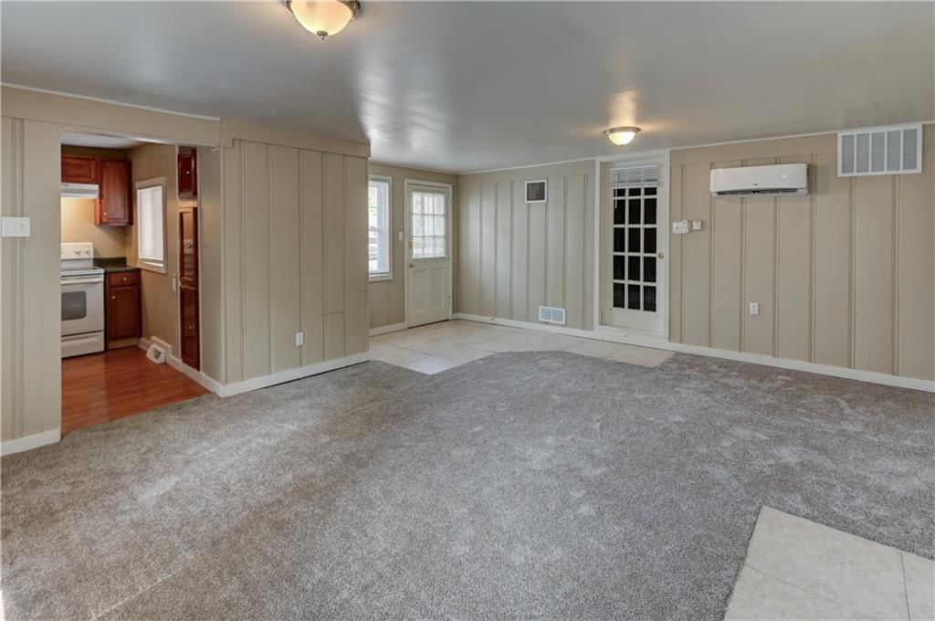 Photo 6 of 41 - 7821 Elm Avenue
