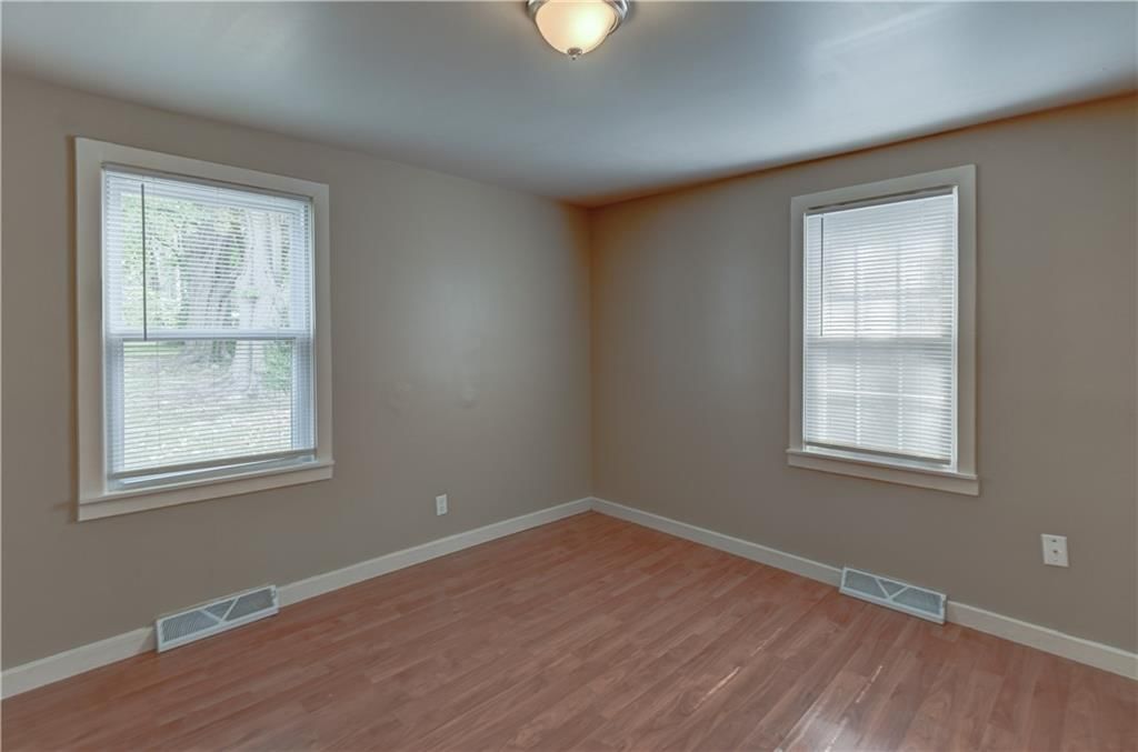 Photo 17 of 41 - 7821 Elm Avenue