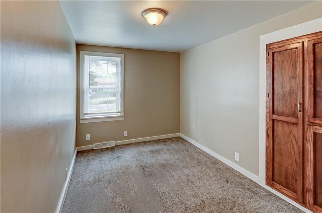 Photo 22 of 41 - 7821 Elm Avenue