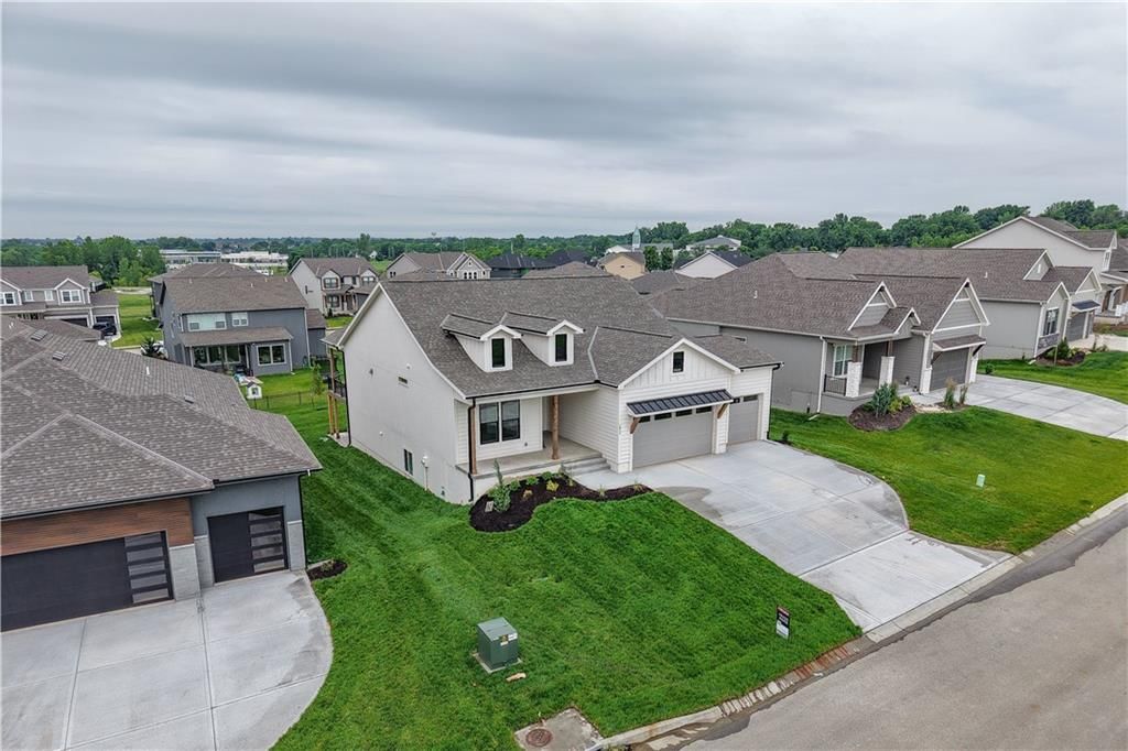 Photo 2 of 44 - 1617 SW Arbor Park Drive