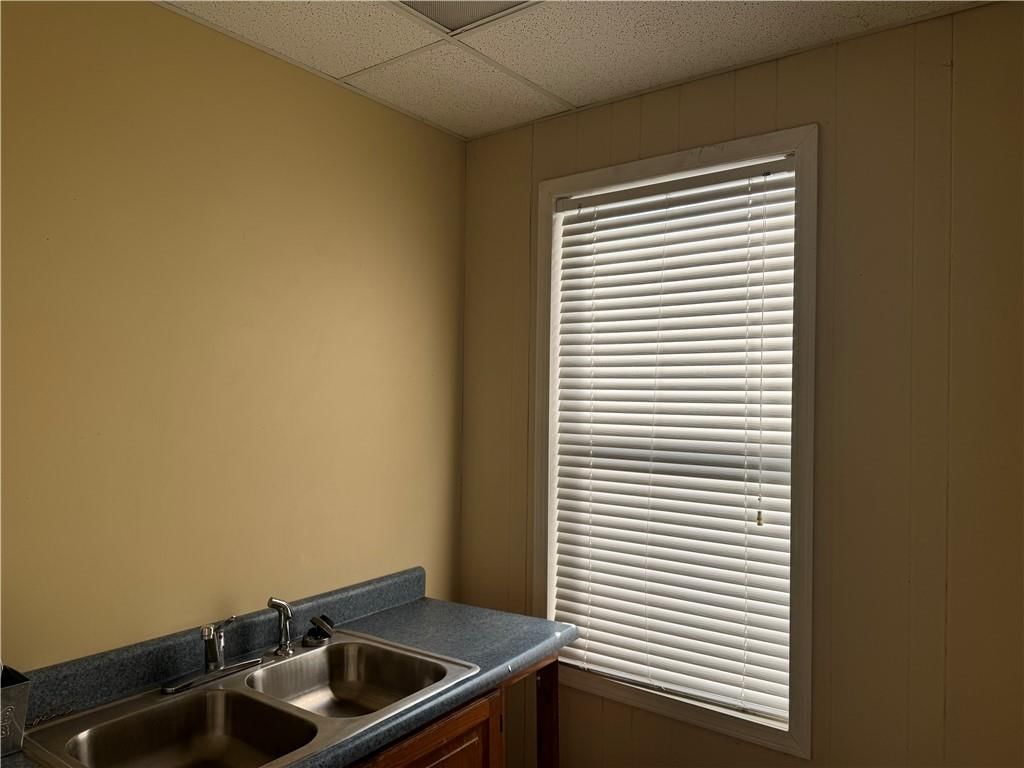 1021 Franklin Avenue — photo 13