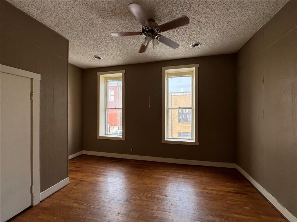 1021 Franklin Avenue — photo 20