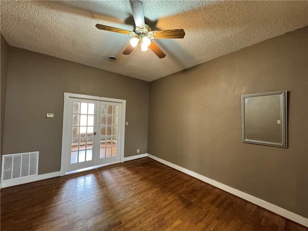 1021 Franklin Avenue — photo 21