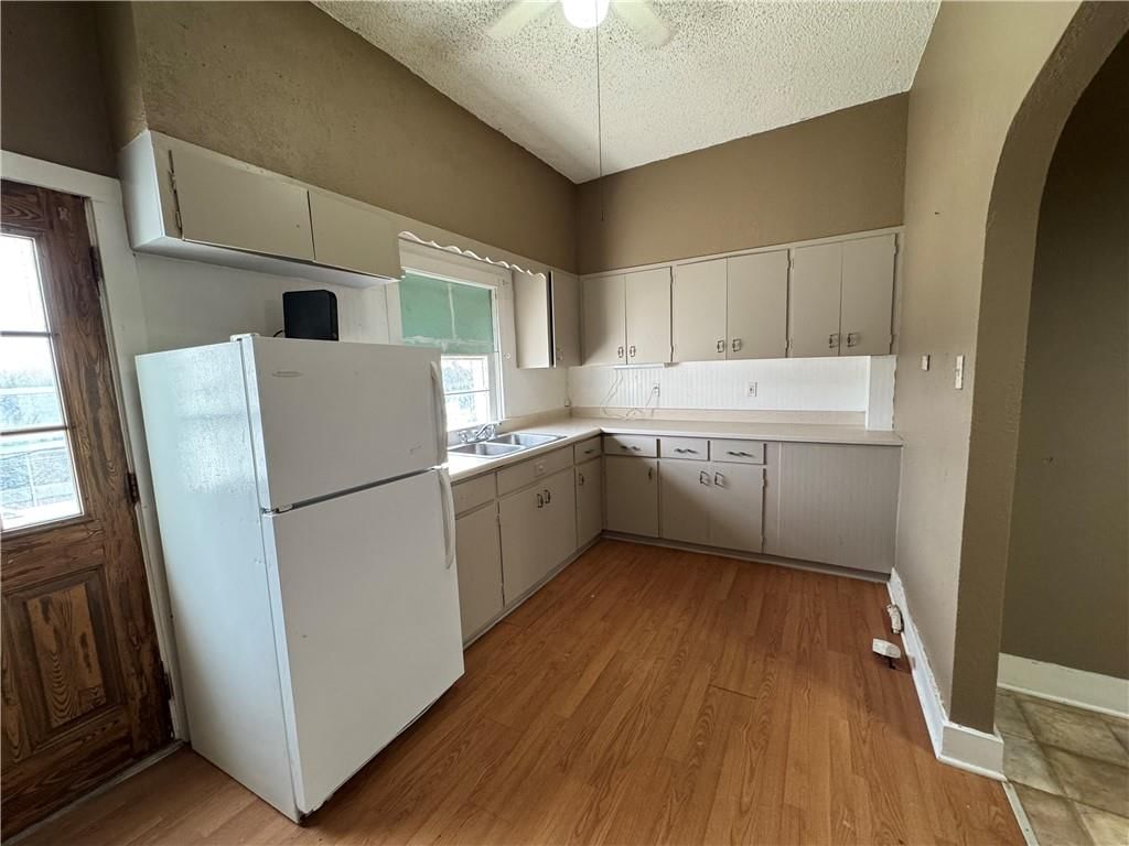1021 Franklin Avenue — photo 28
