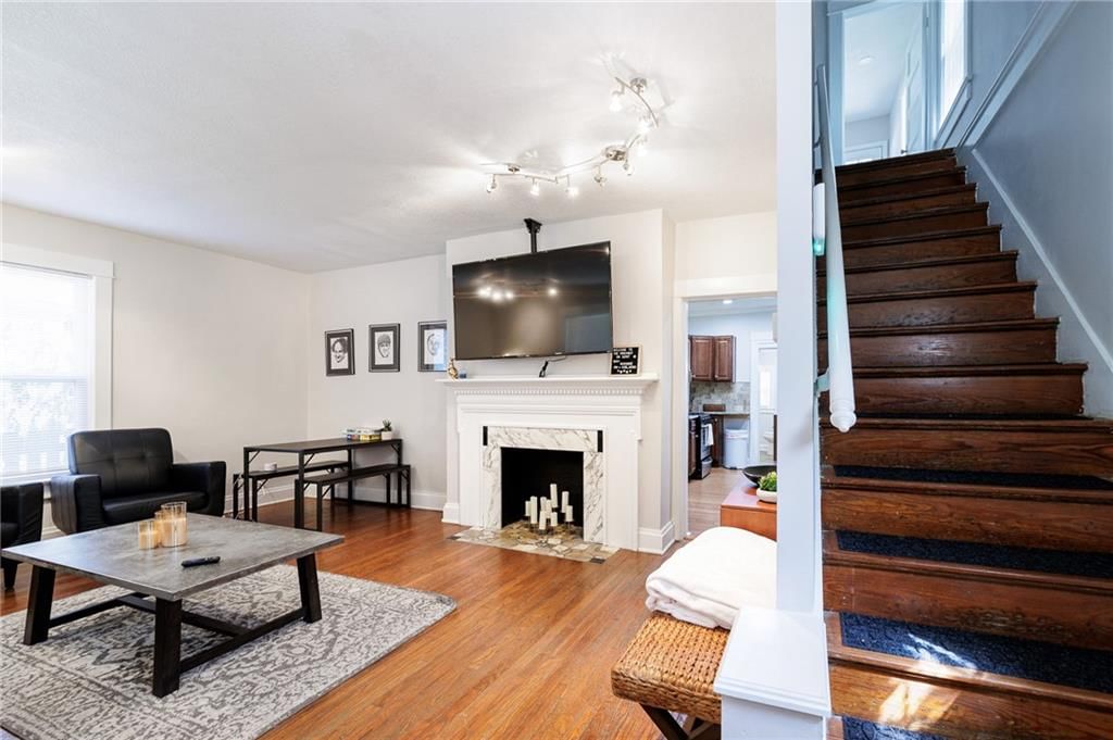 840 W 39th Terrace — photo 5