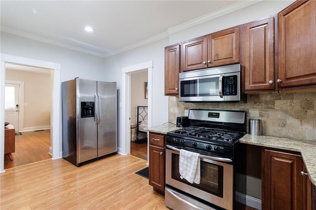 840 W 39th Terrace — photo 14