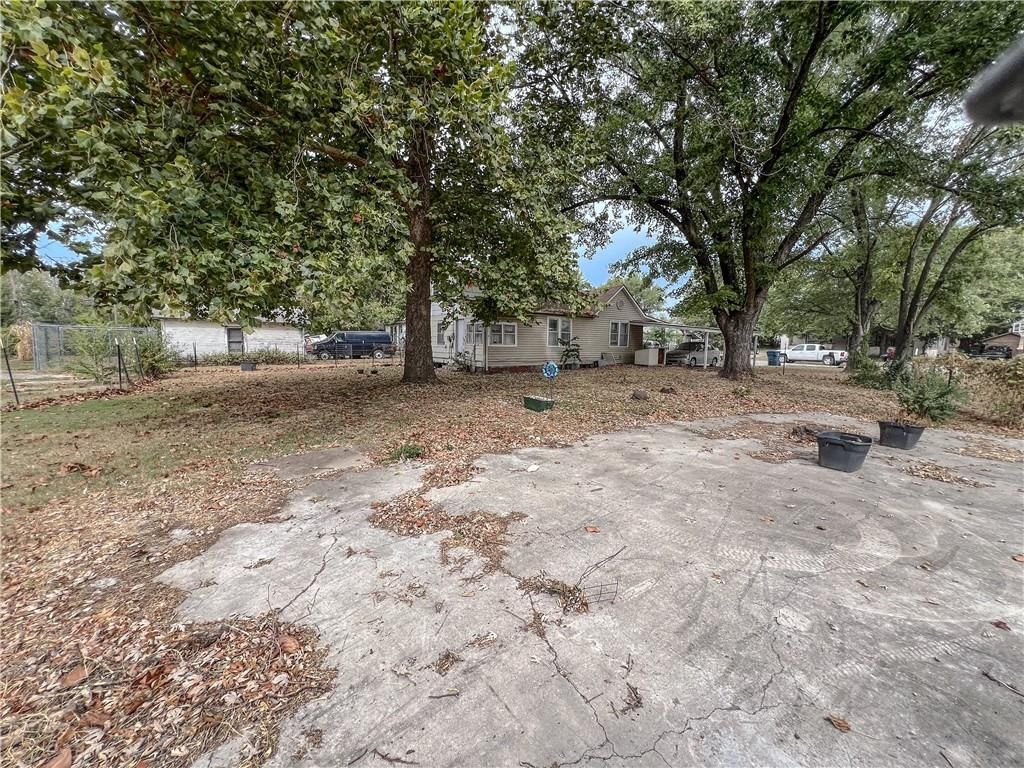 1311 W 9th Street — photo 9