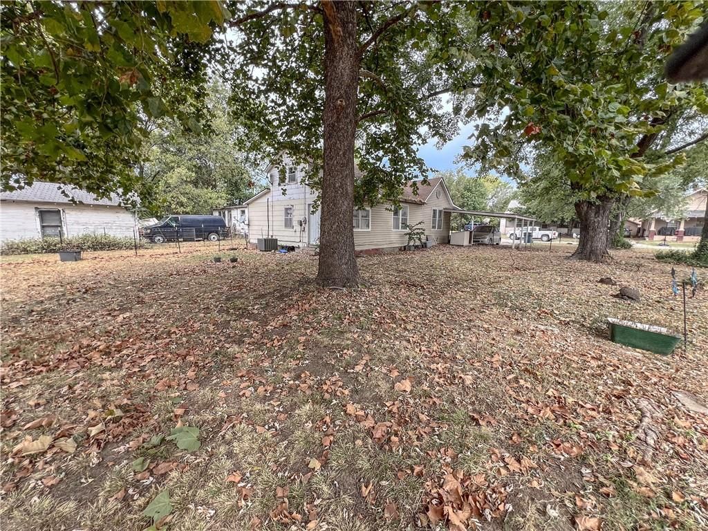1311 W 9th Street — photo 10