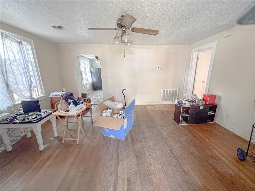 1311 W 9th Street — photo 20