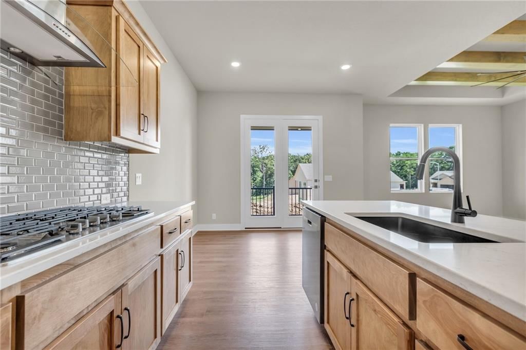 8108 N Sycamore Avenue — photo 16