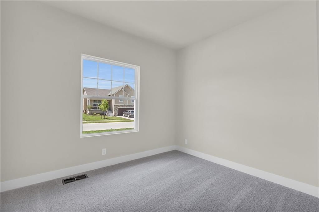 8108 N Sycamore Avenue — photo 27