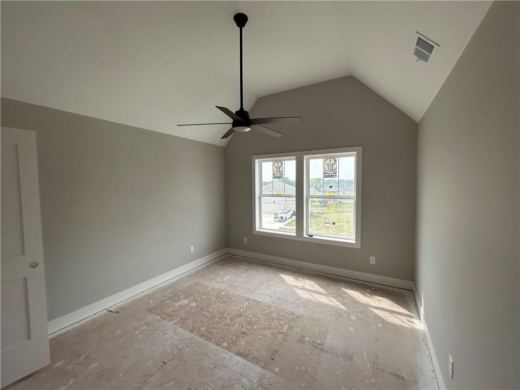2372 NE Colonnade Avenue — photo 7