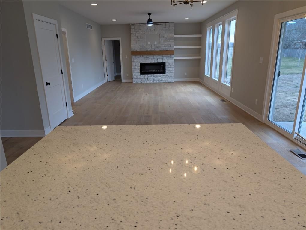 2372 NE Colonnade Avenue — photo 11