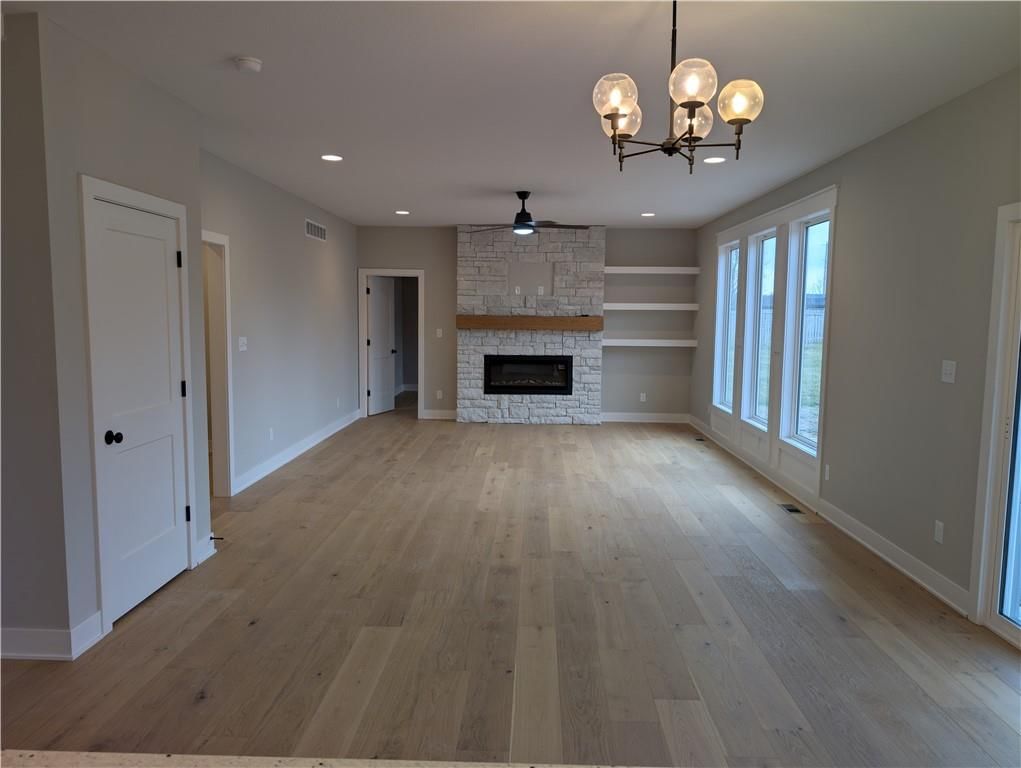 2372 NE Colonnade Avenue — photo 12